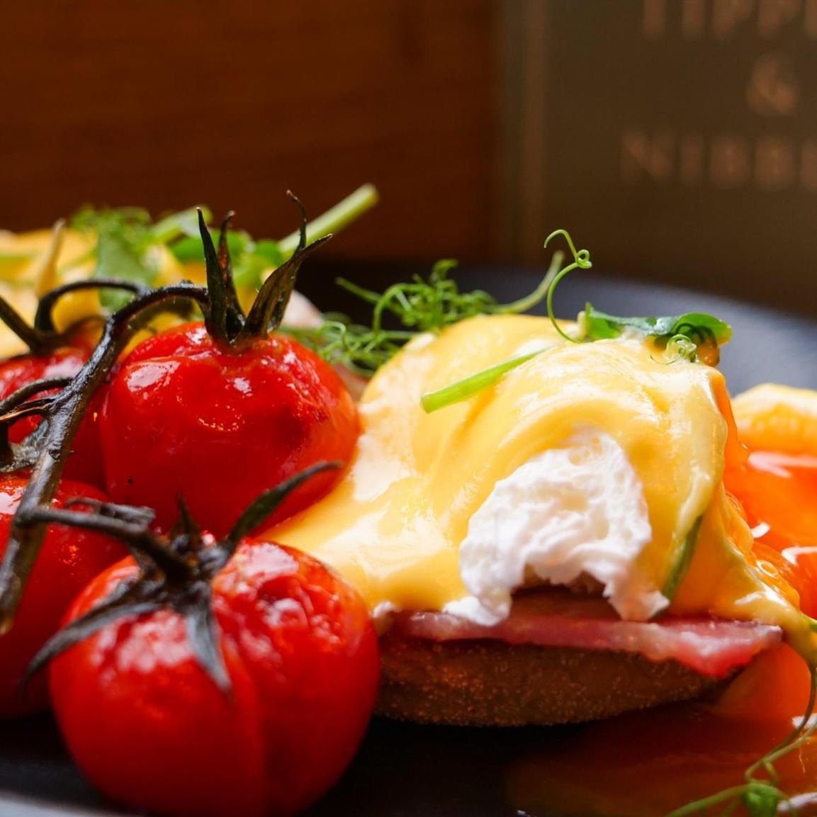 Darwin'S Townhouse Bed & Breakfast Шрусбъри Екстериор снимка Aubergine and tomato salad