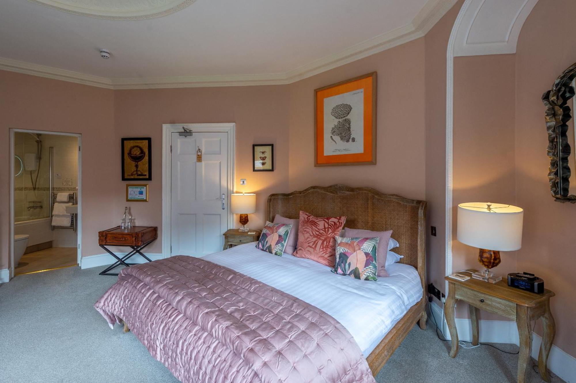 Darwin'S Townhouse Bed & Breakfast Шрусбъри Стая снимка A bedroom at the hotel